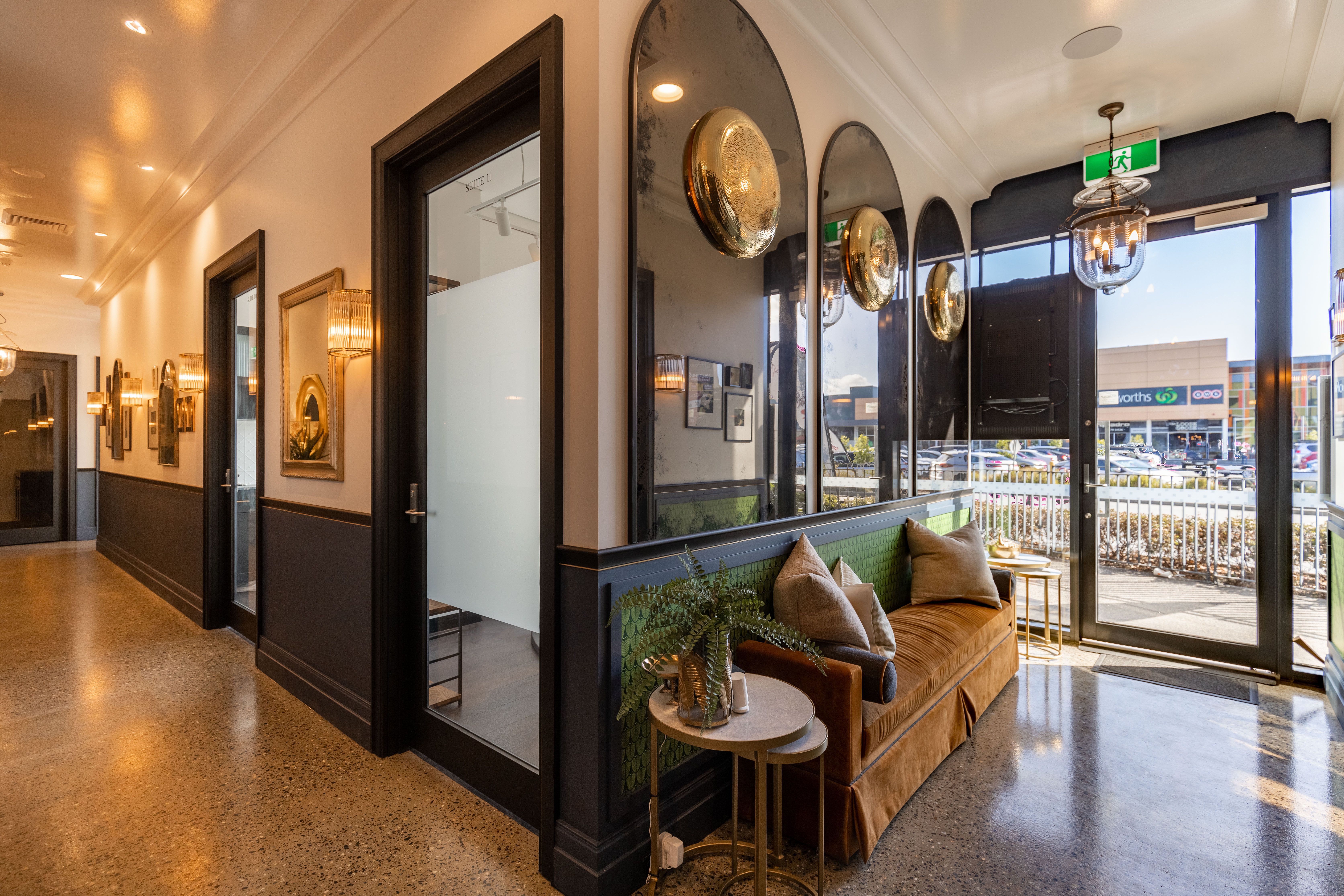 Freedom Suites Oakleigh interior, view 1